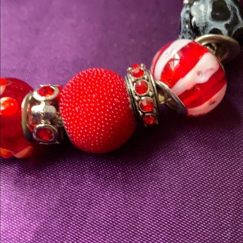 Red and black beaded bracelet, 8 inches long
